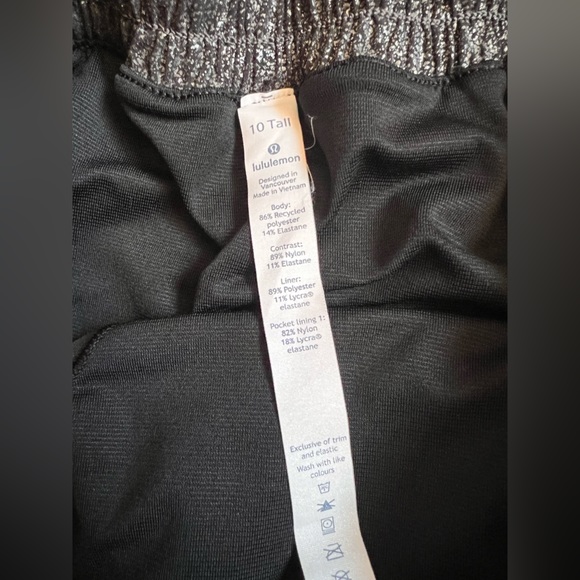 ⚡️ Lululemon Hotty Hot Short Radiate Foil ⚡️ - Picture 2 of 2